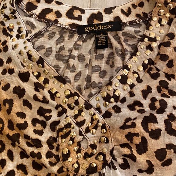 NWT Goddess Women’s Leopard Print Casual Top - Picture 3 of 4